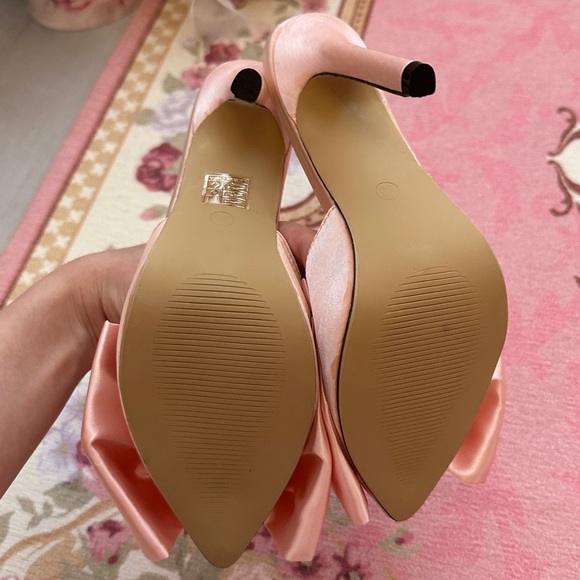 Cute satin bow heels🎀🩷💗 - Picture 2 of 4
